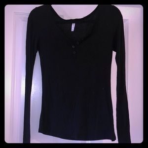 Basic Black Long-sleeve V-Neck